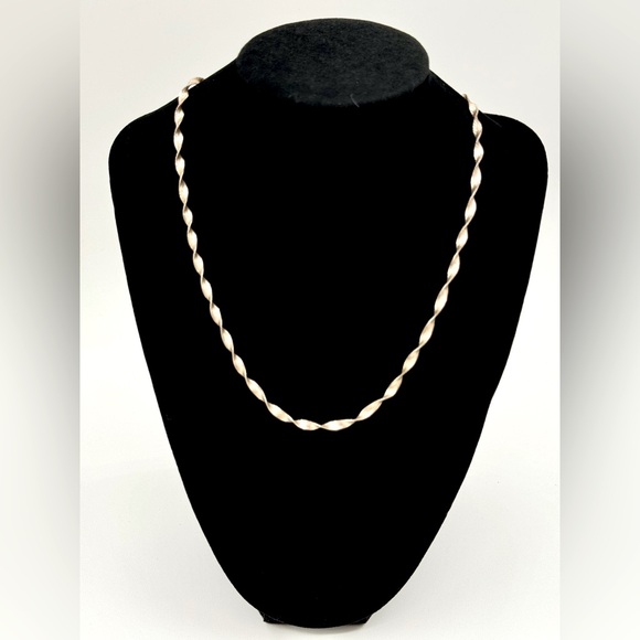 SU Italy 925 Sterling Silver Twisted Chain Necklace Diamond Cut 18" VTG  3mm - Picture 1 of 5